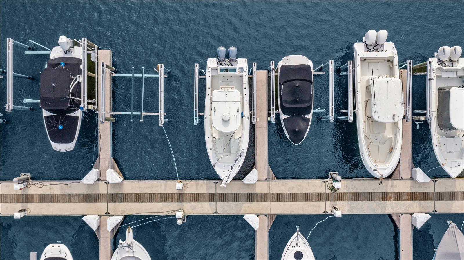 SANCTUARY COVE - Residential