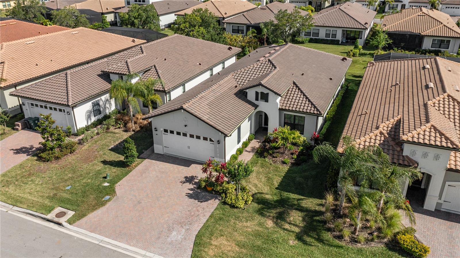 SANCTUARY COVE - Residential