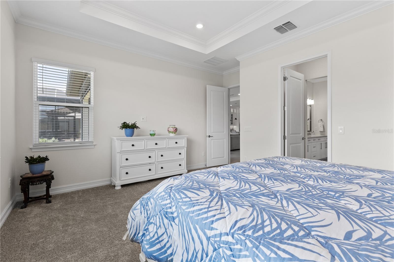 SANCTUARY COVE - Residential