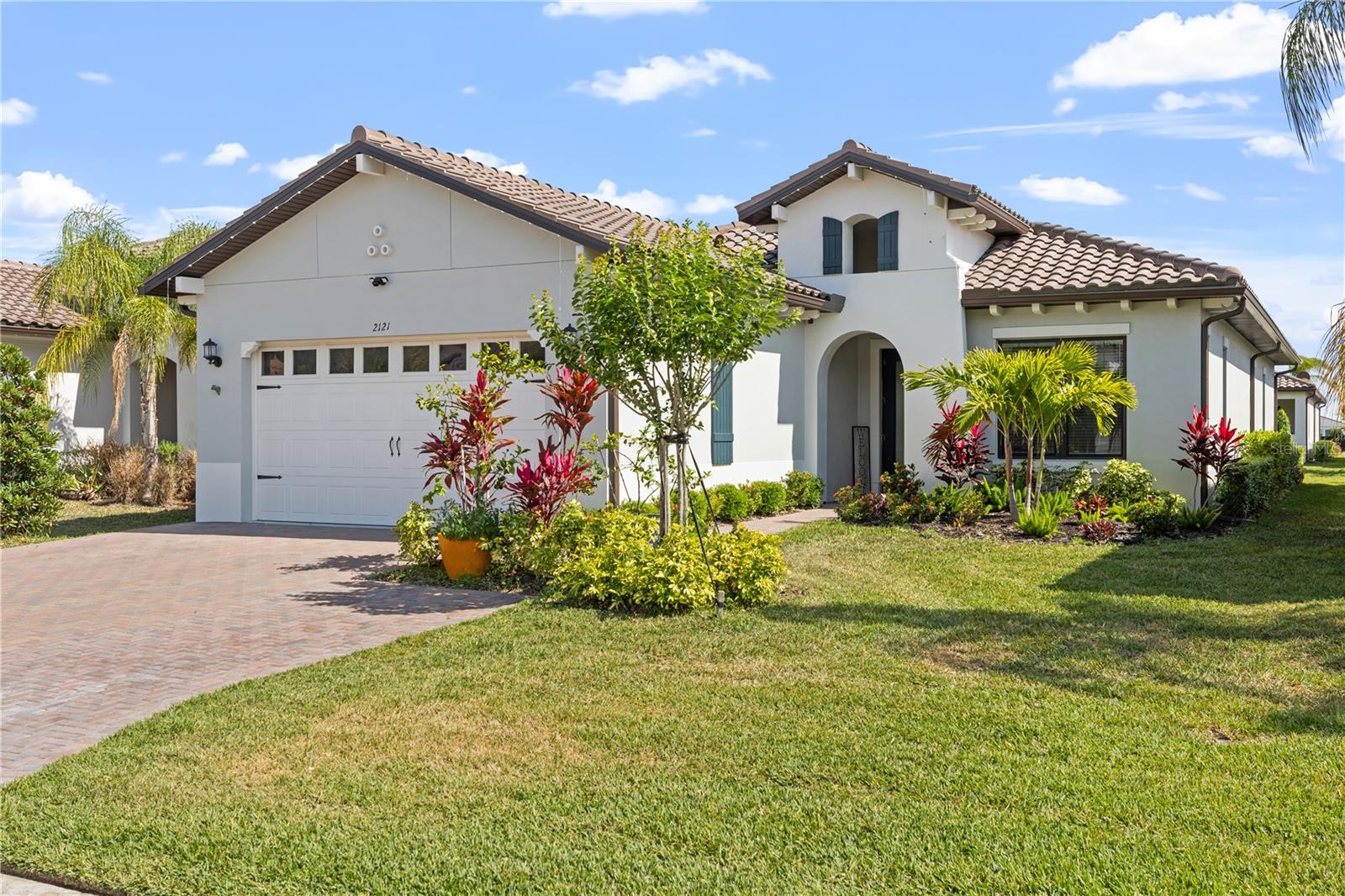 SANCTUARY COVE - Residential