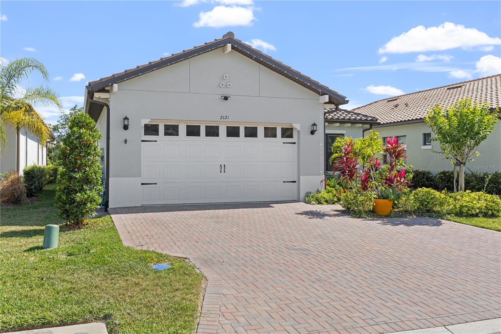 SANCTUARY COVE - Residential