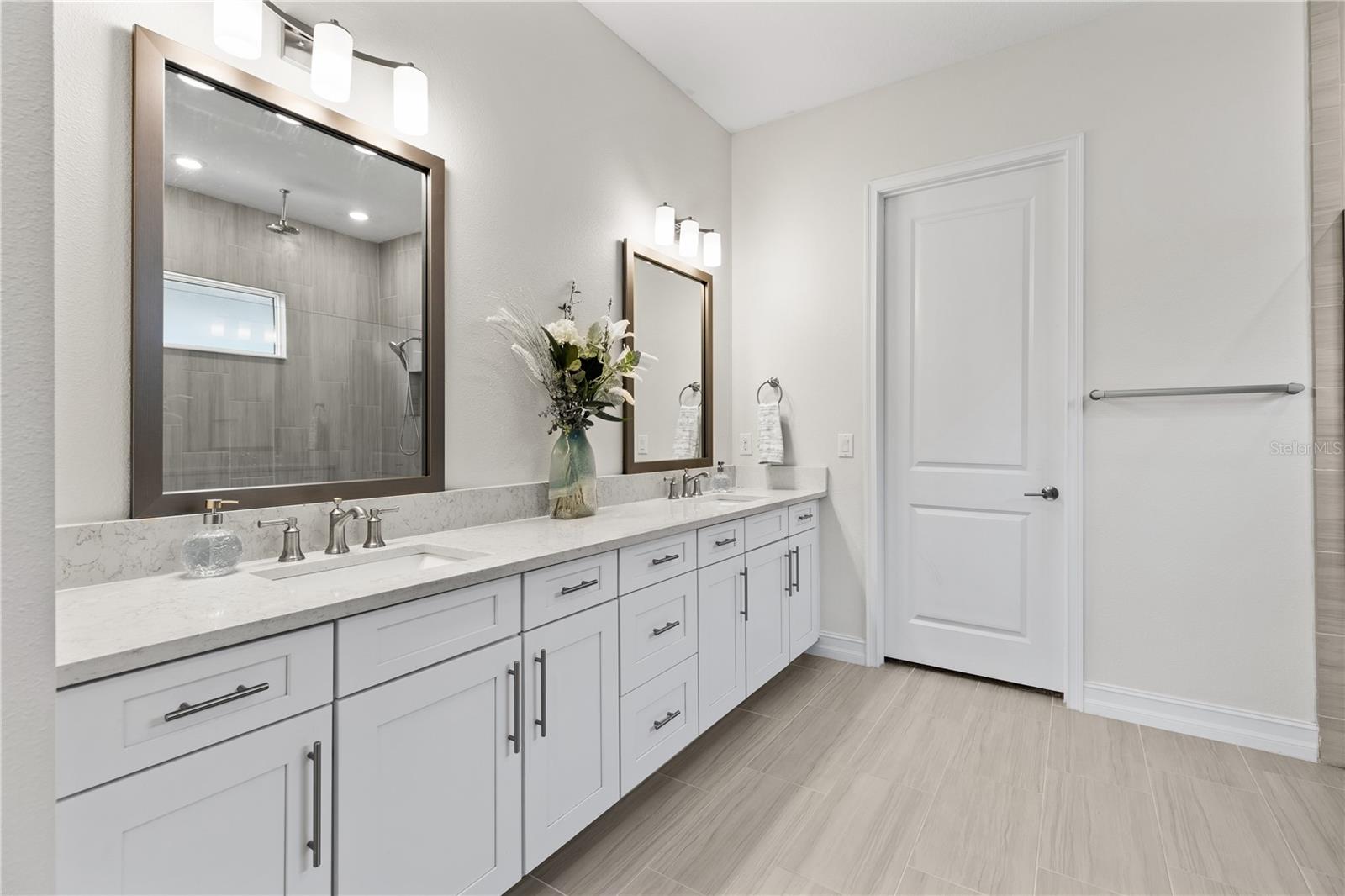 SANCTUARY COVE - Residential