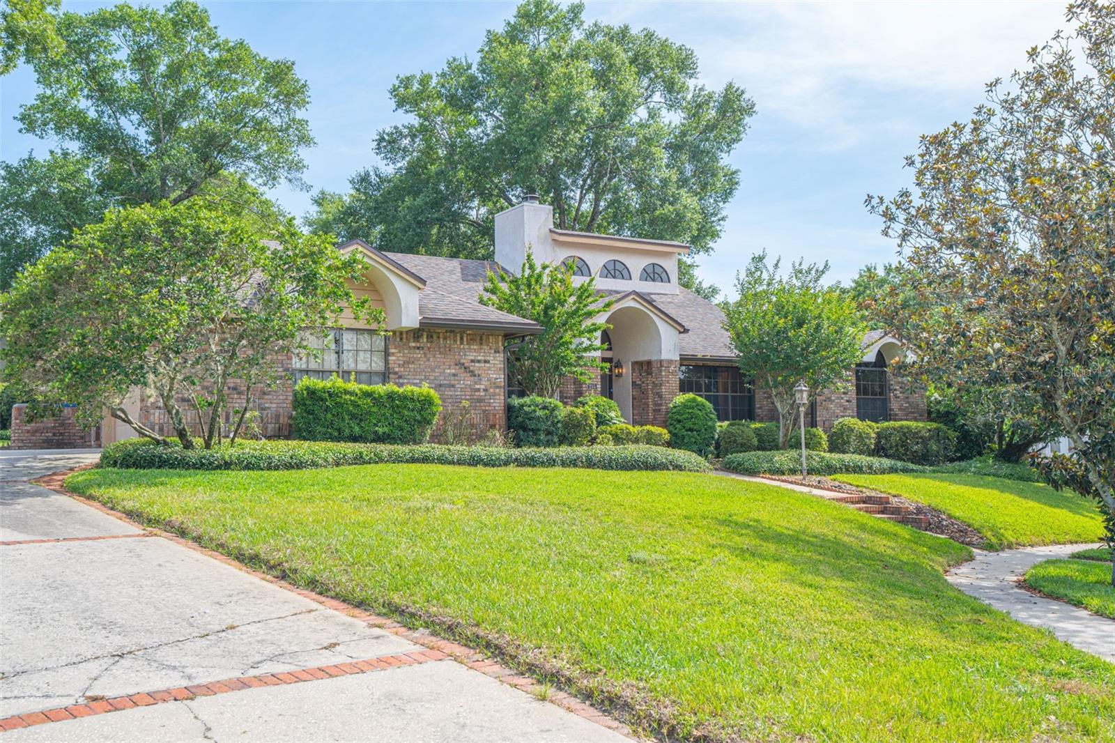215 SOVEREIGN COURT