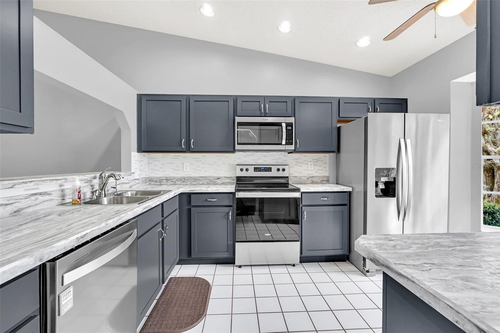 BRODAN SQUARE PH 02 - Residential