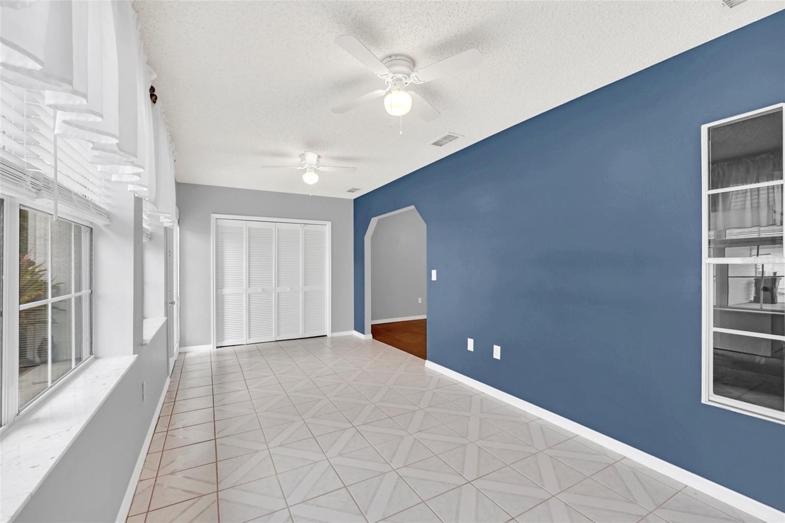 BRODAN SQUARE PH 02 - Residential