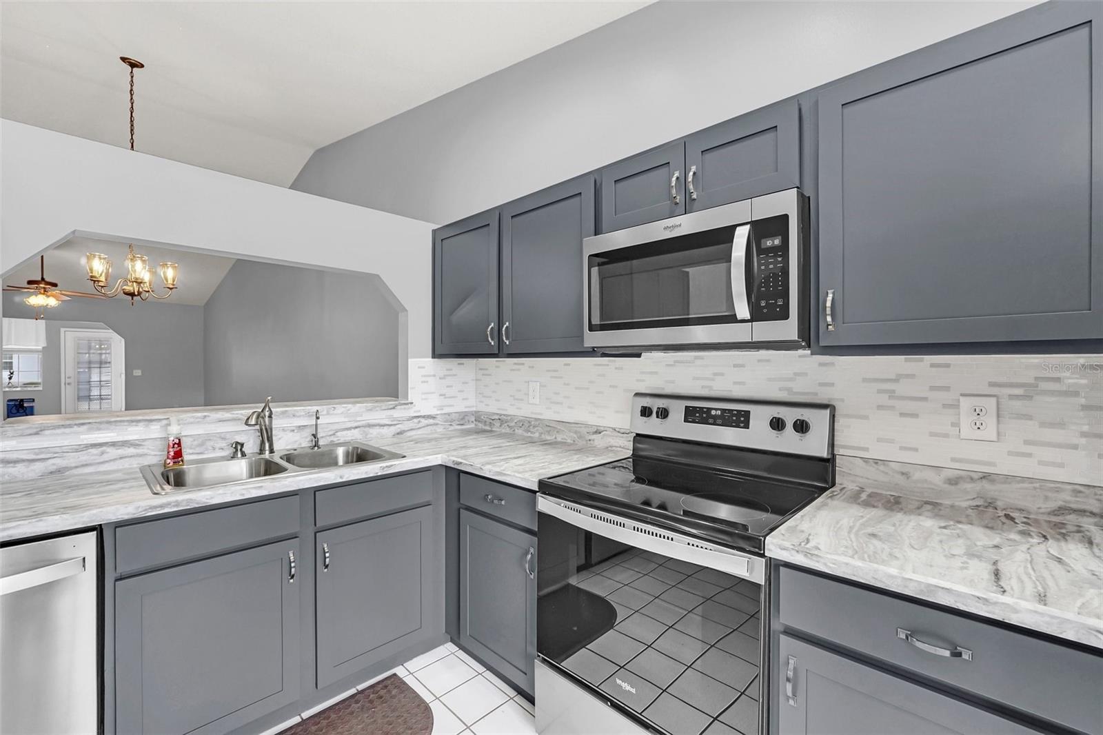 BRODAN SQUARE PH 02 - Residential