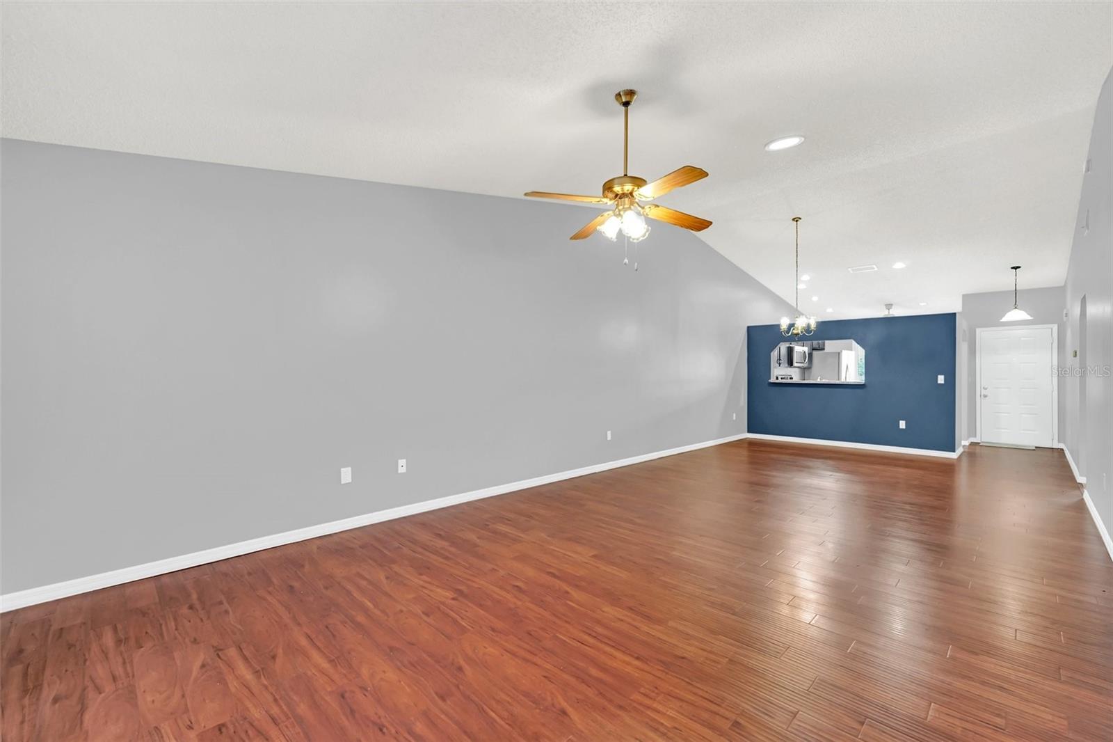 BRODAN SQUARE PH 02 - Residential