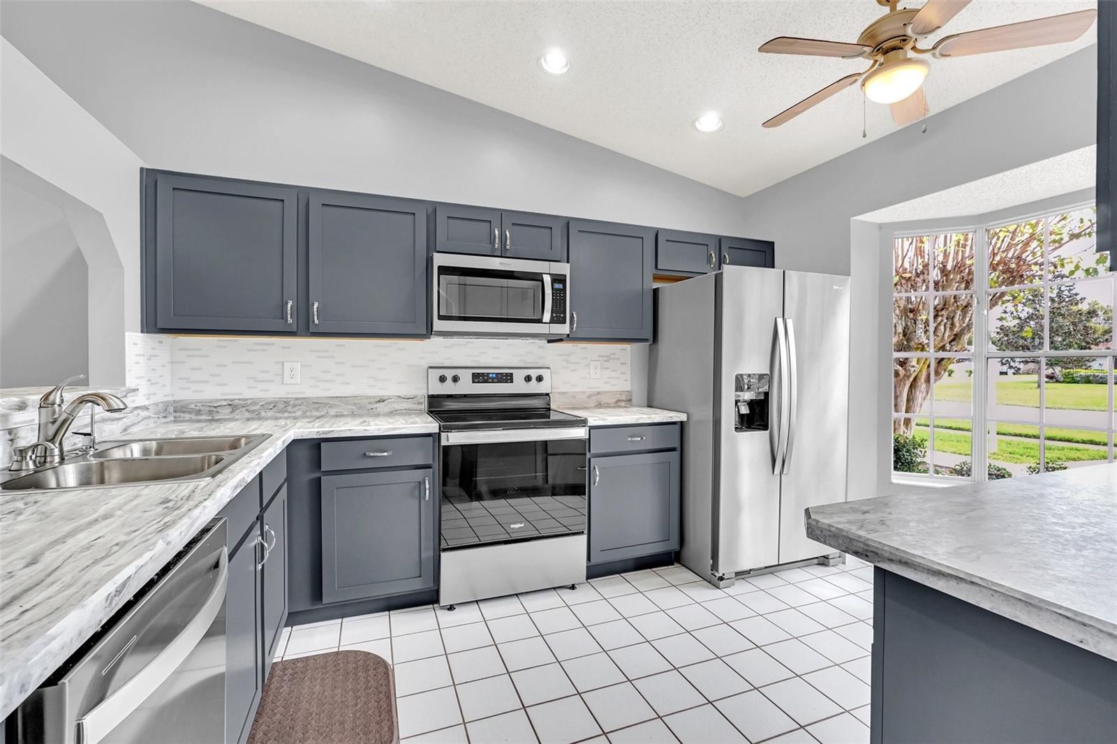 BRODAN SQUARE PH 02 - Residential