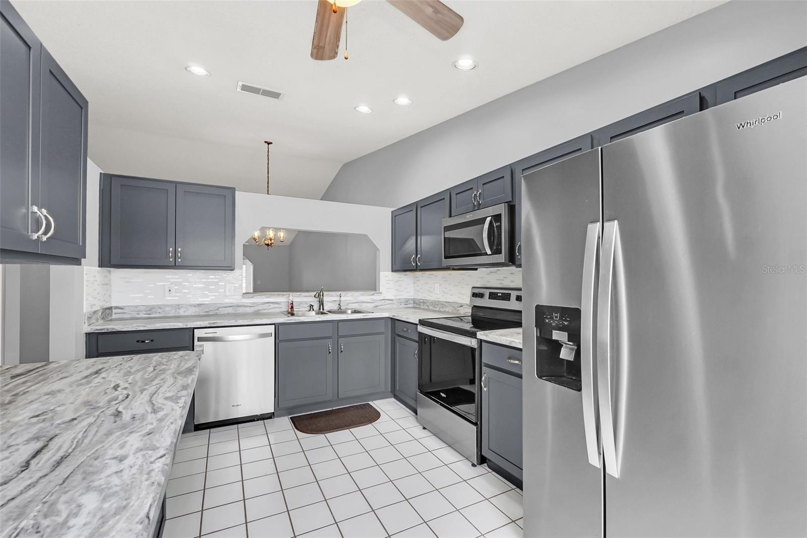 BRODAN SQUARE PH 02 - Residential