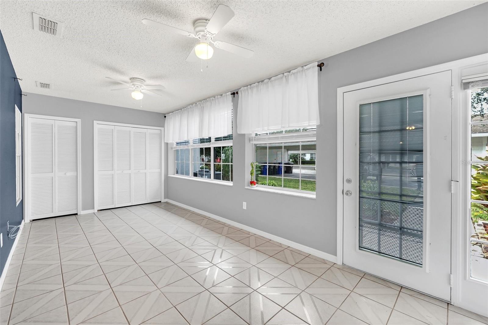 BRODAN SQUARE PH 02 - Residential