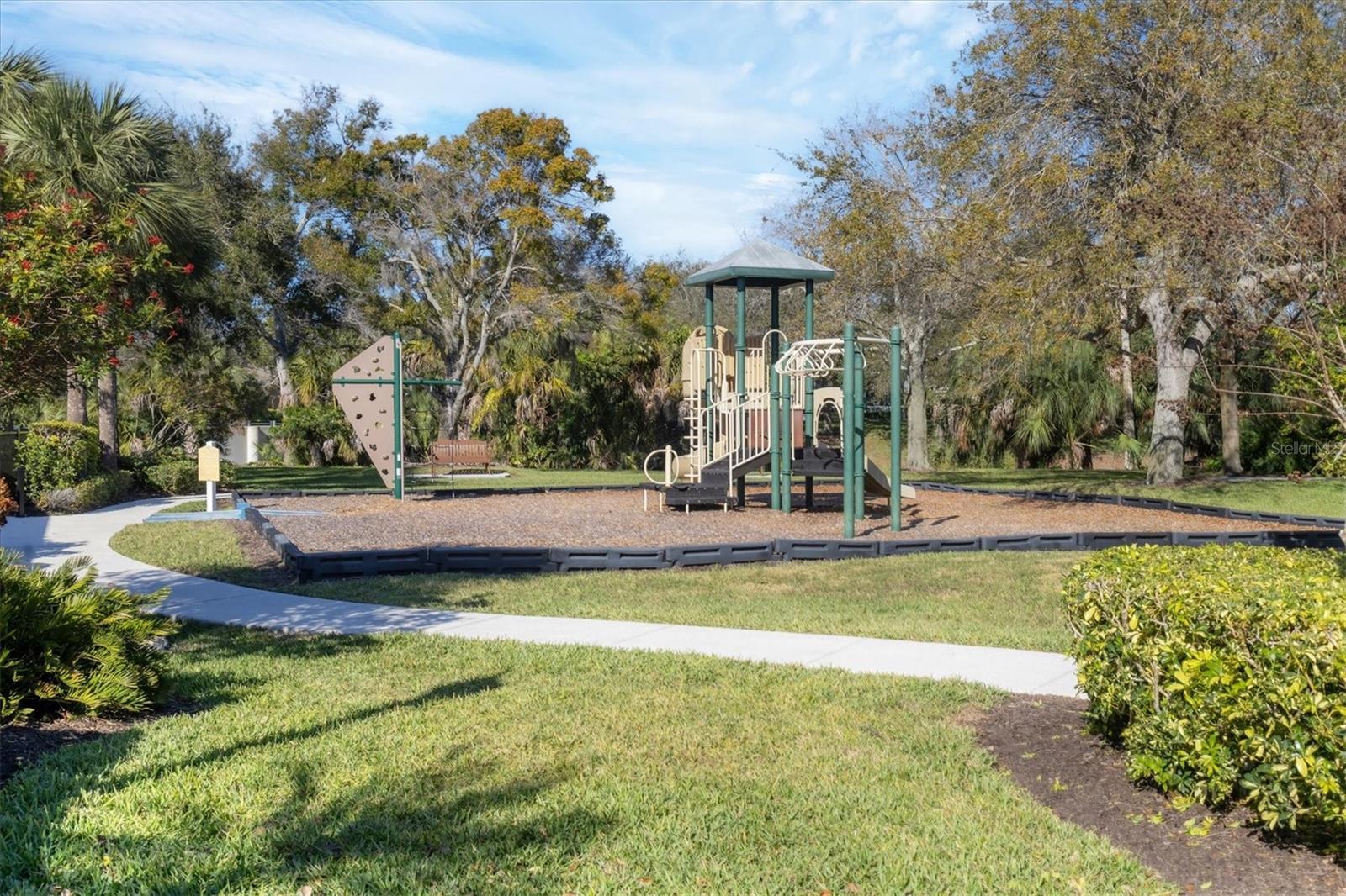 PALMA SOLA TRACE - Residential