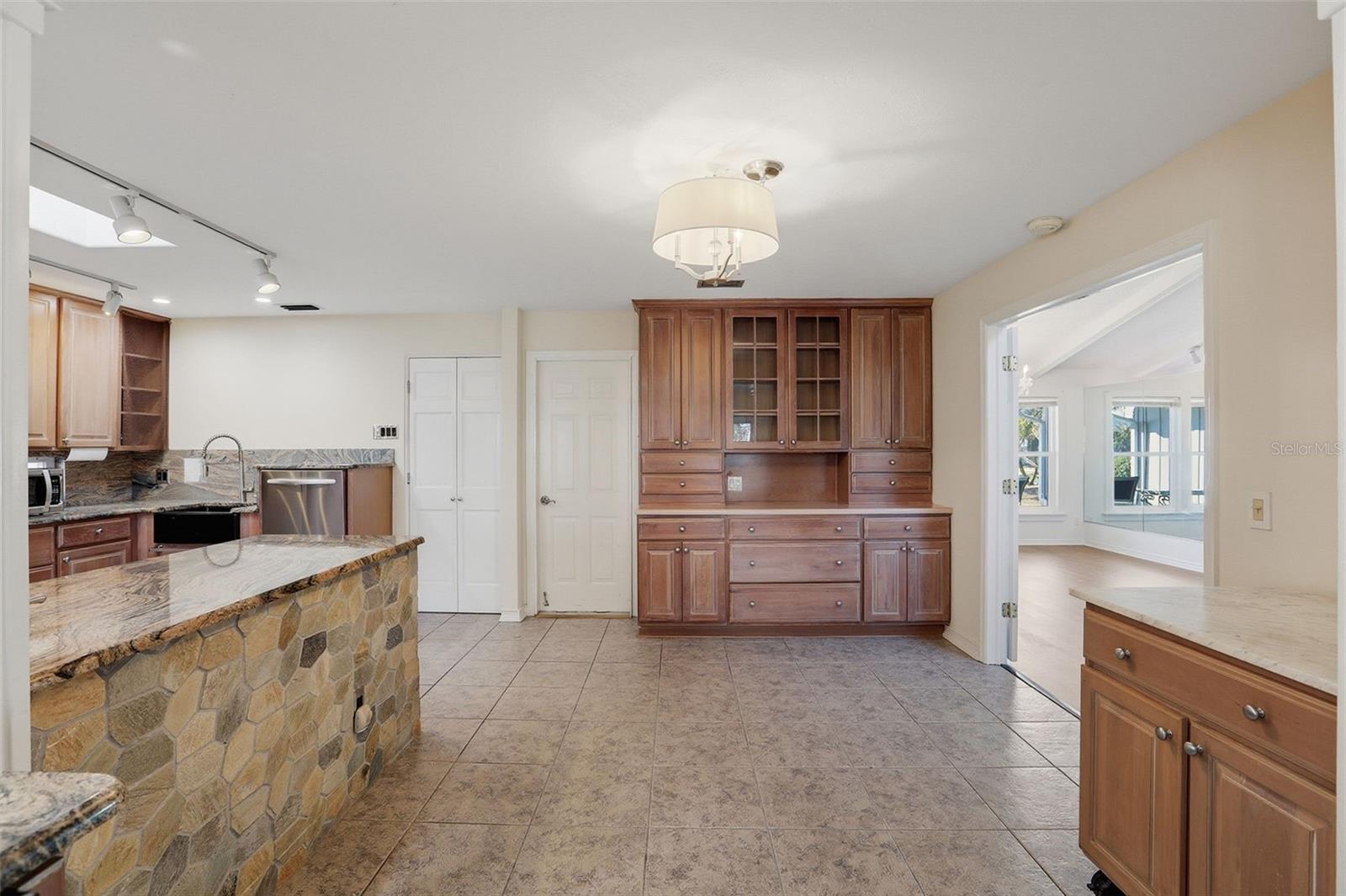 RICHARD - Residential