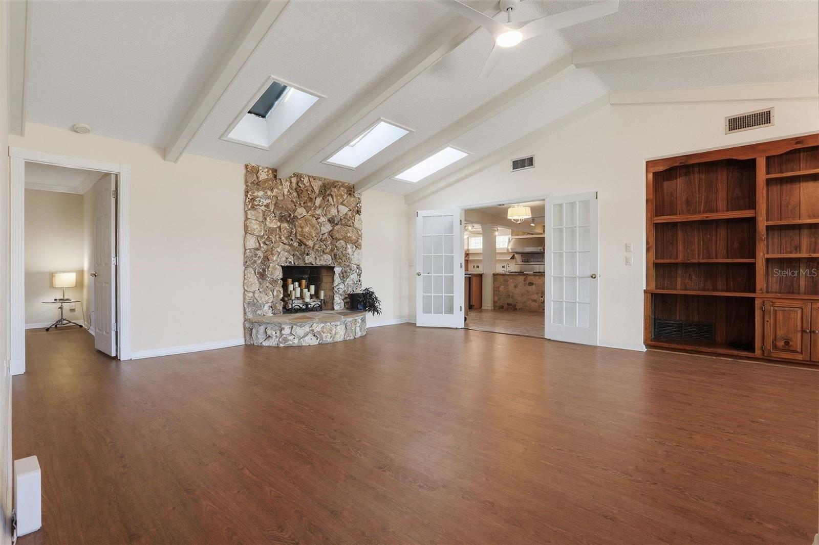 RICHARD - Residential