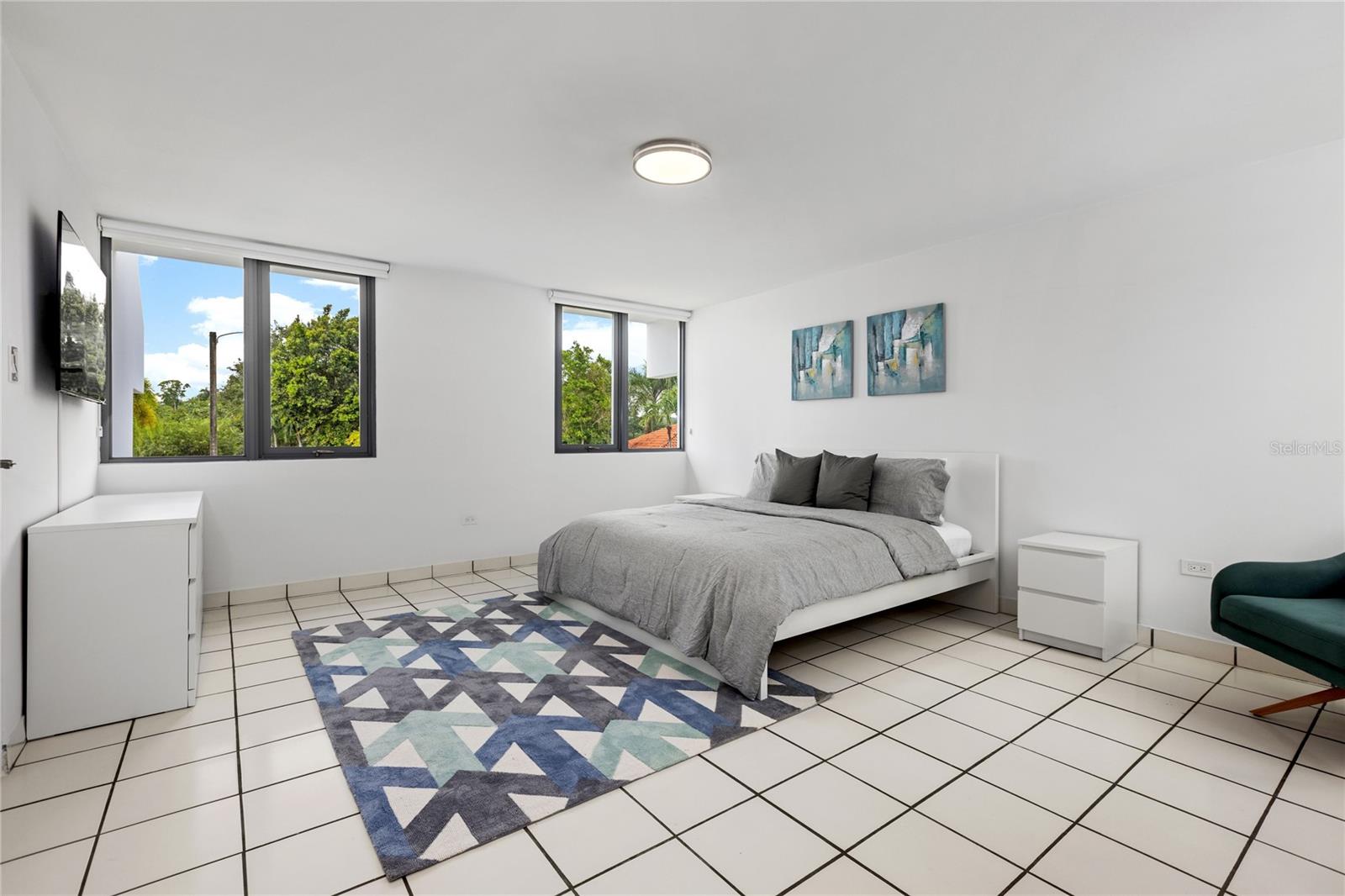 PASEO LAS BRISAS - Residential