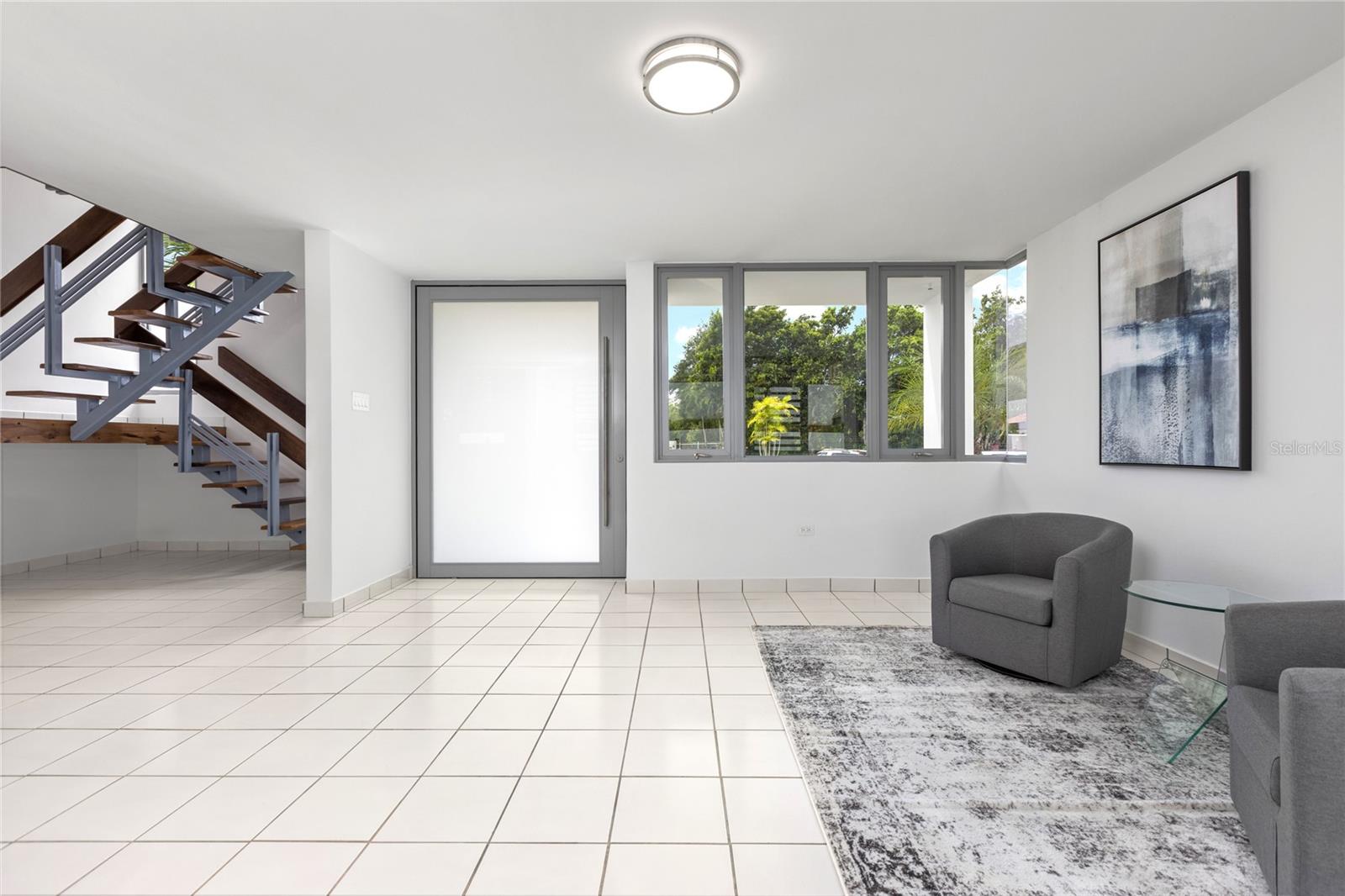 PASEO LAS BRISAS - Residential