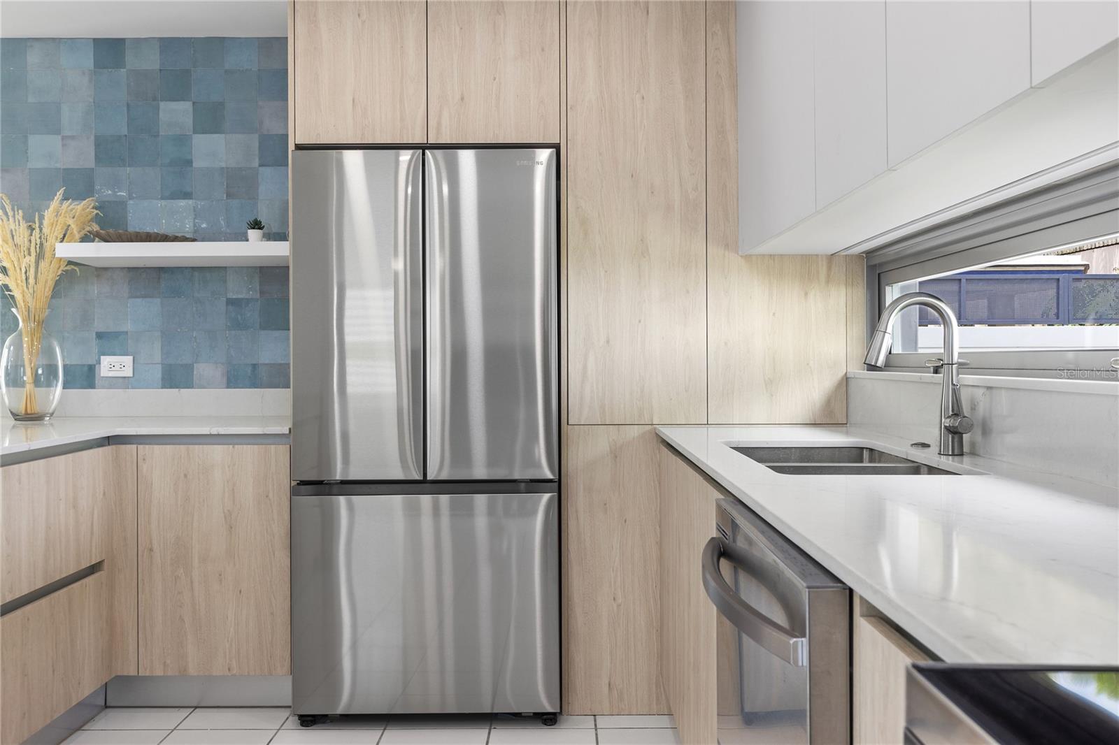 PASEO LAS BRISAS - Residential