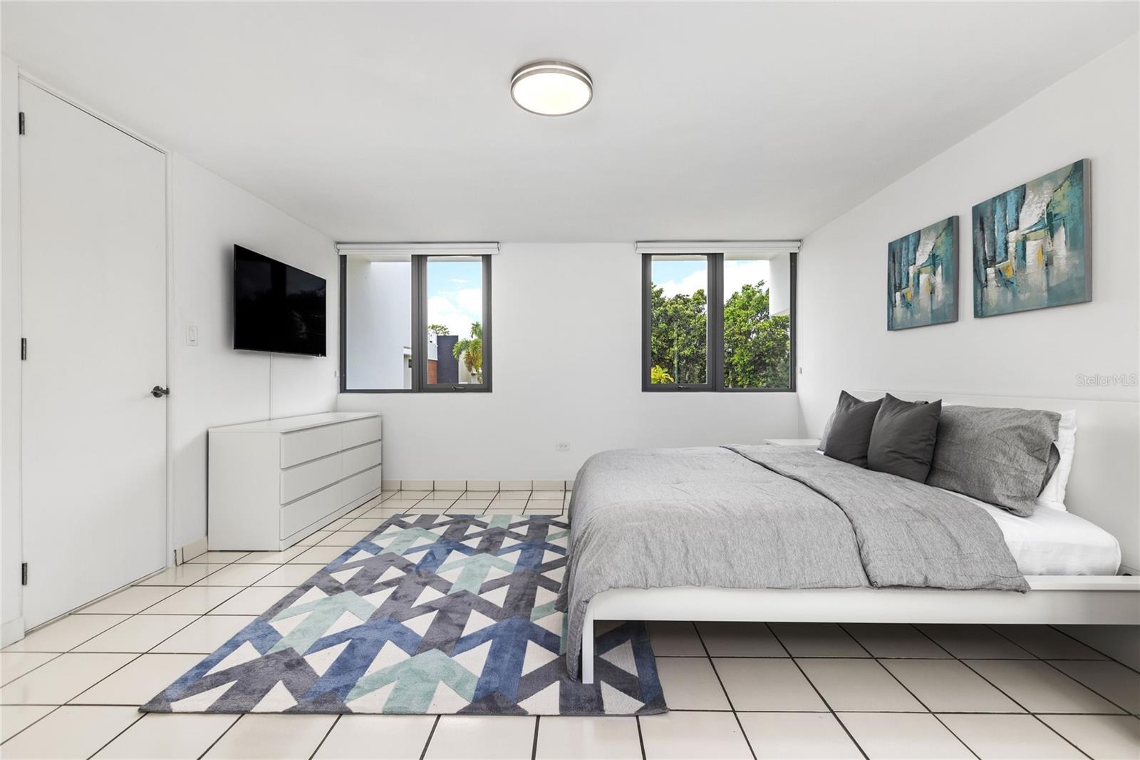 PASEO LAS BRISAS - Residential