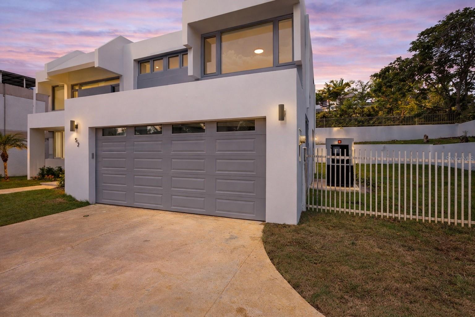 PASEO LAS BRISAS - Residential