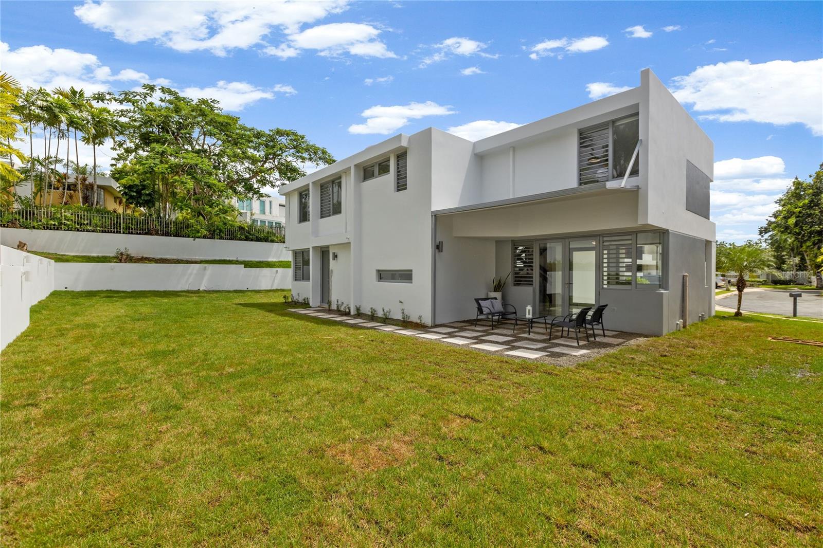 PASEO LAS BRISAS - Residential