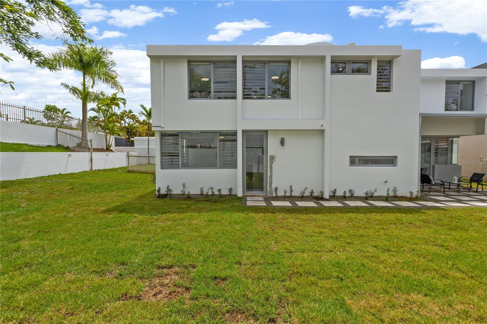 PASEO LAS BRISAS - Residential