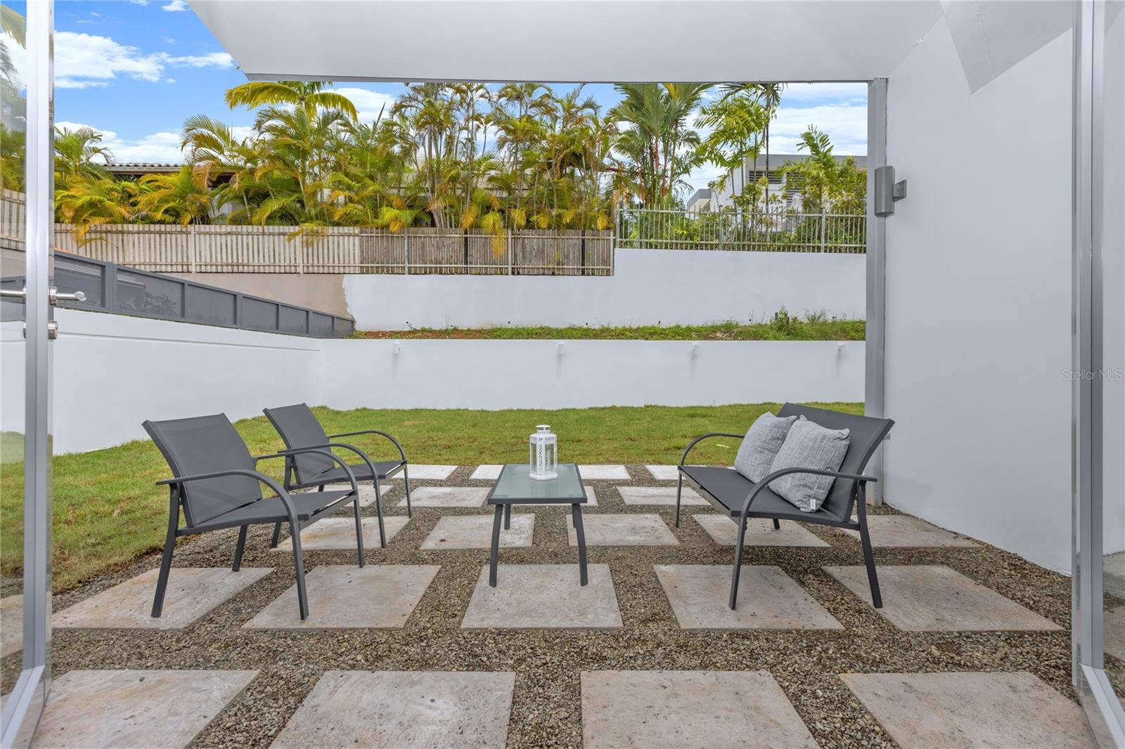 PASEO LAS BRISAS - Residential