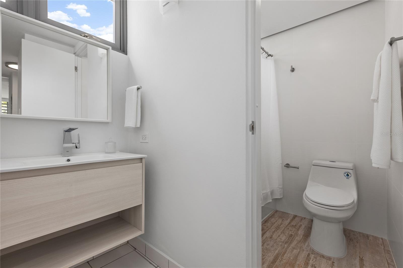 PASEO LAS BRISAS - Residential