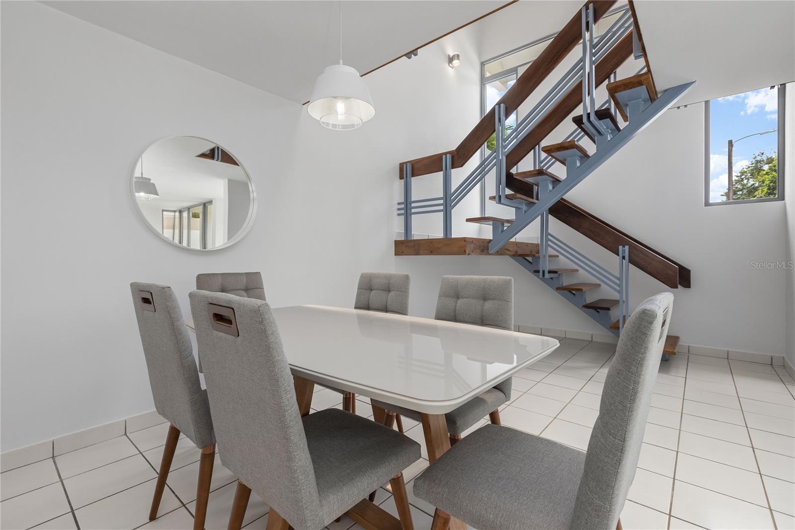 PASEO LAS BRISAS - Residential