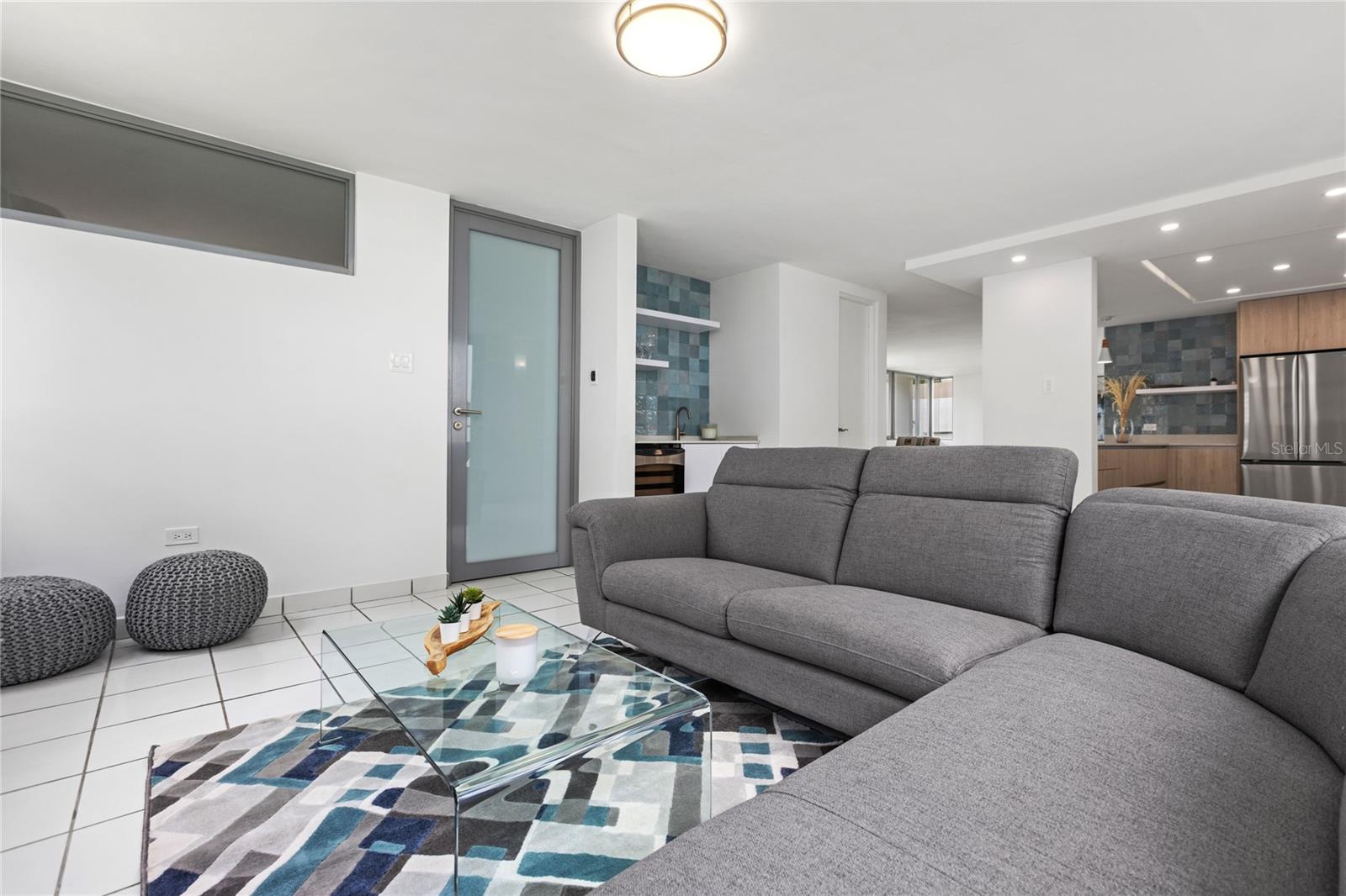 PASEO LAS BRISAS - Residential