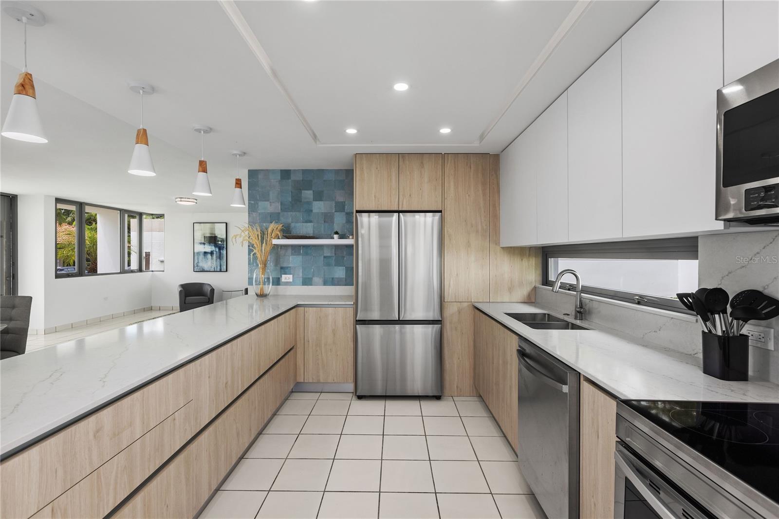 PASEO LAS BRISAS - Residential