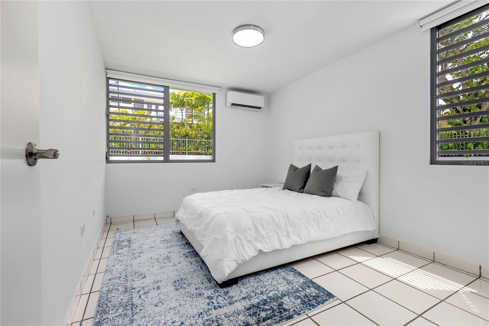 PASEO LAS BRISAS - Residential