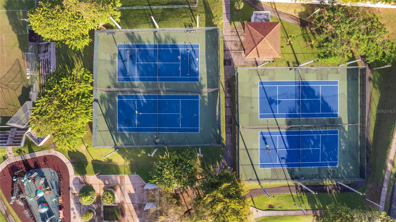 PASEO LAS BRISAS - Residential