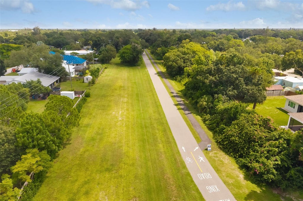 Photo of 615 S Shade Avenue, Sarasota, FL 34237 (MLS # A4706815)