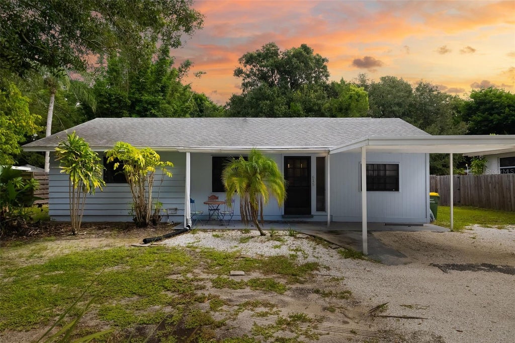 Photo of 615 S Shade Avenue, Sarasota, FL 34237 (MLS # A4706815)