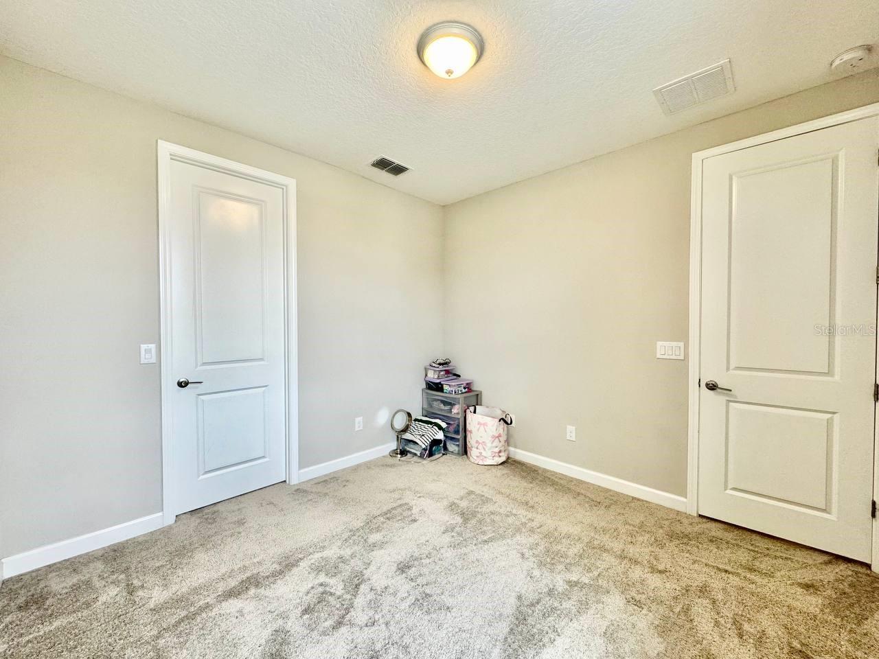 MEADOW POINTE 4 PRCL N O & P EN - Residential Lease