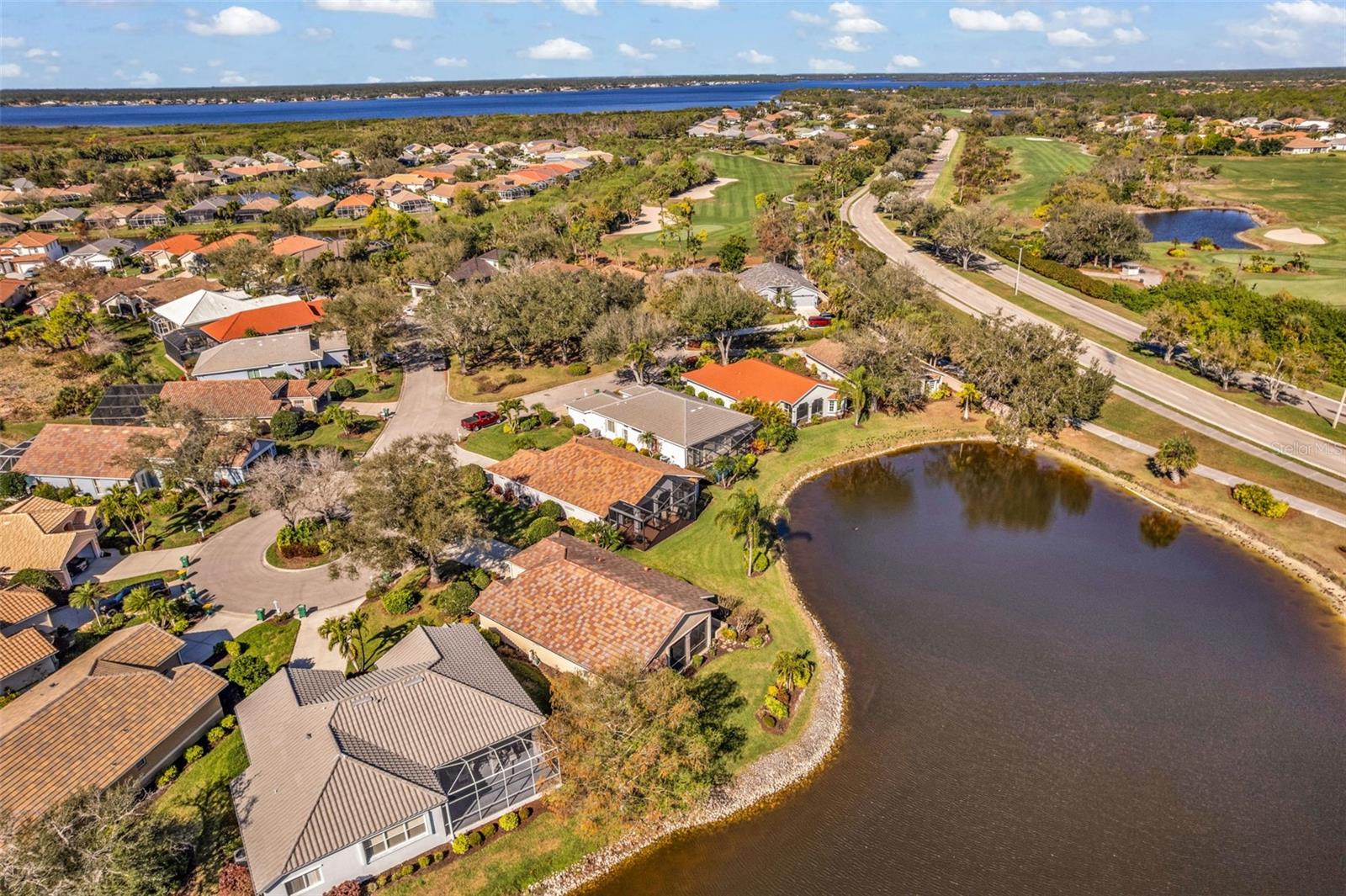 RIVERWOOD - Residential