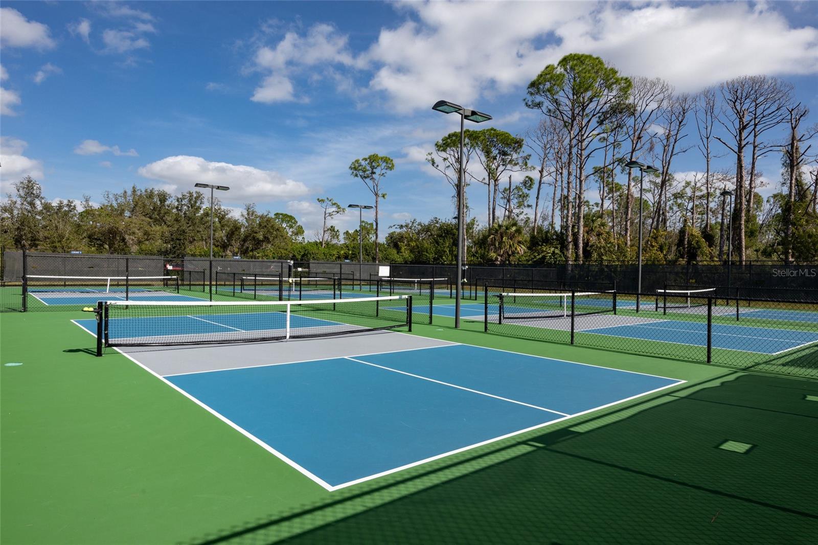 RIVERWOOD - Residential