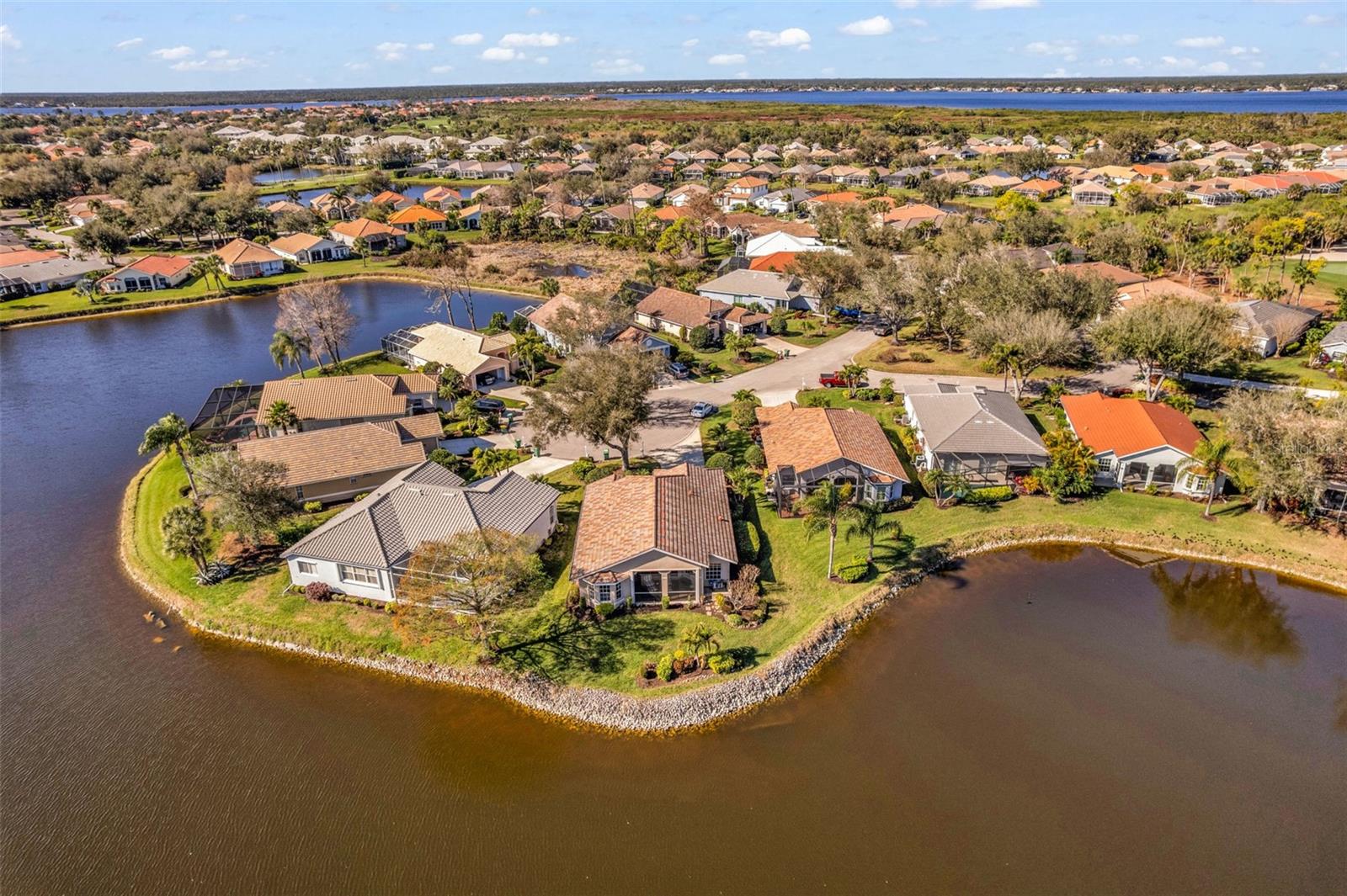 RIVERWOOD - Residential