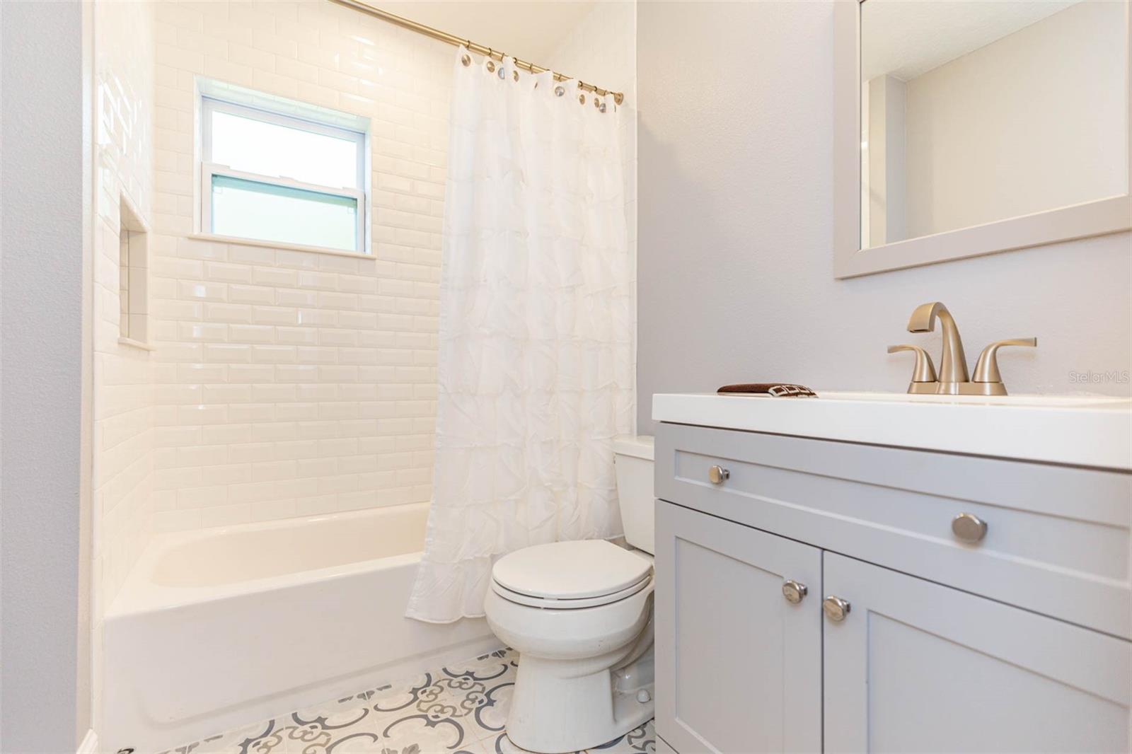 GANDY MANOR - Residential Lease