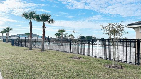 A home in WINTER HAVEN