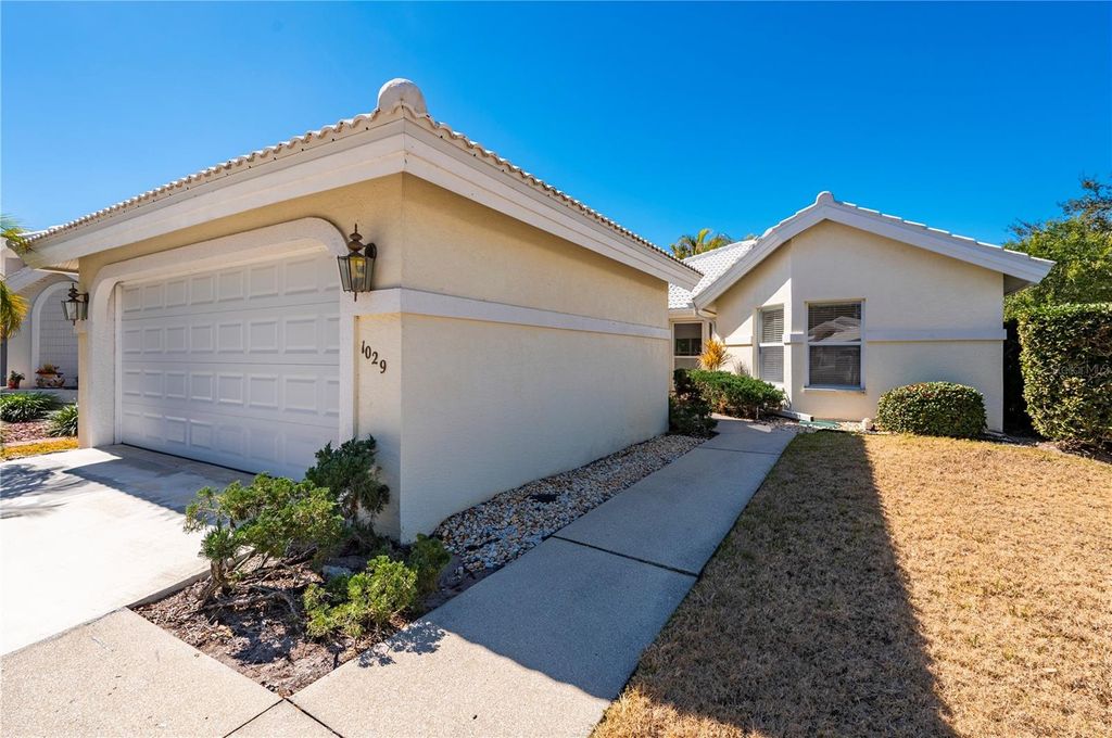 Photo of 1029 Harbor Town Drive, Venice, FL 34292 (MLS # C7521920)