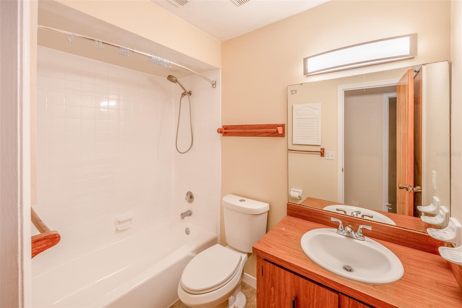 HOWELL ESTATES - Residential Lease