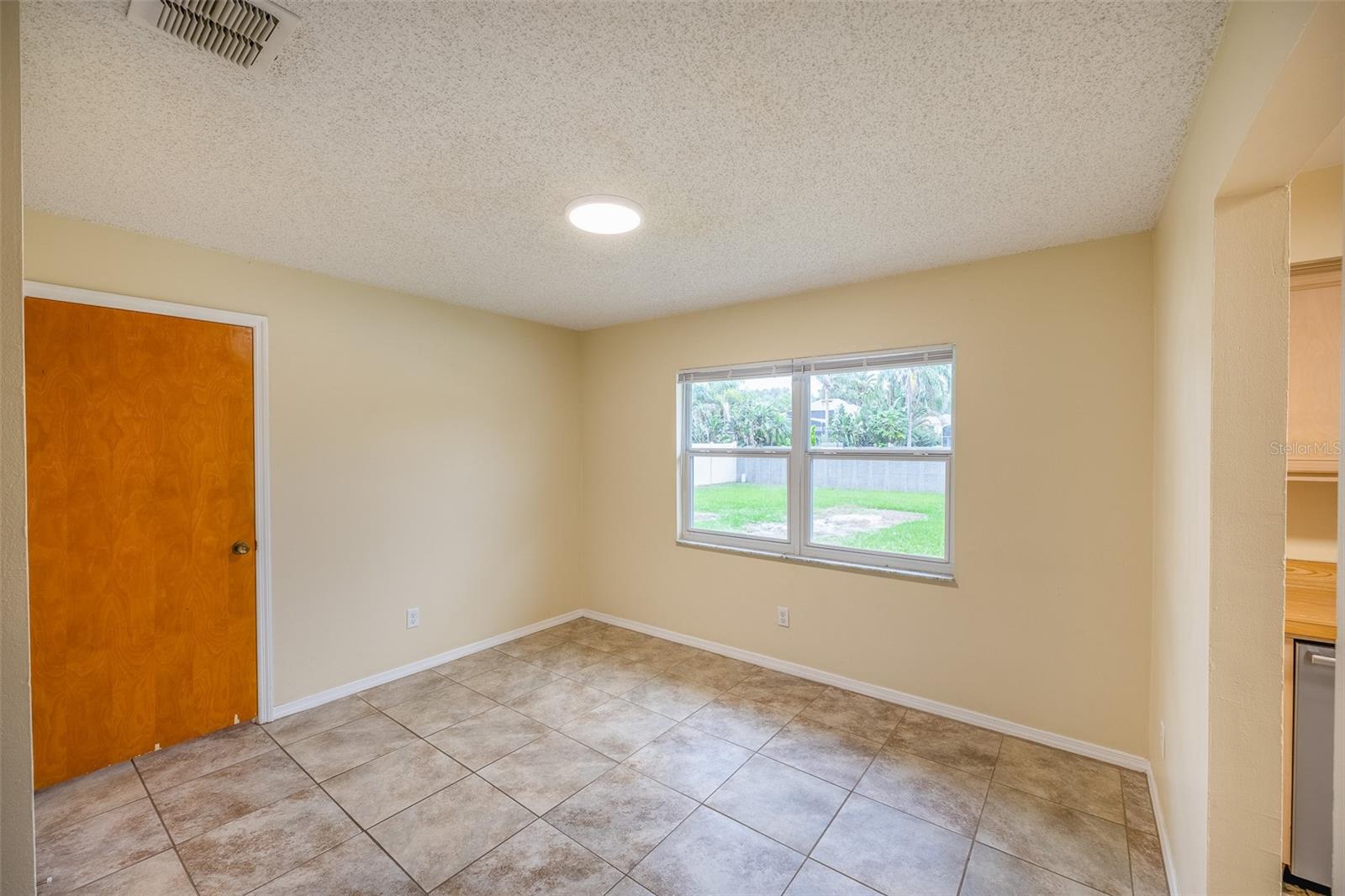 HOWELL ESTATES - Residential Lease