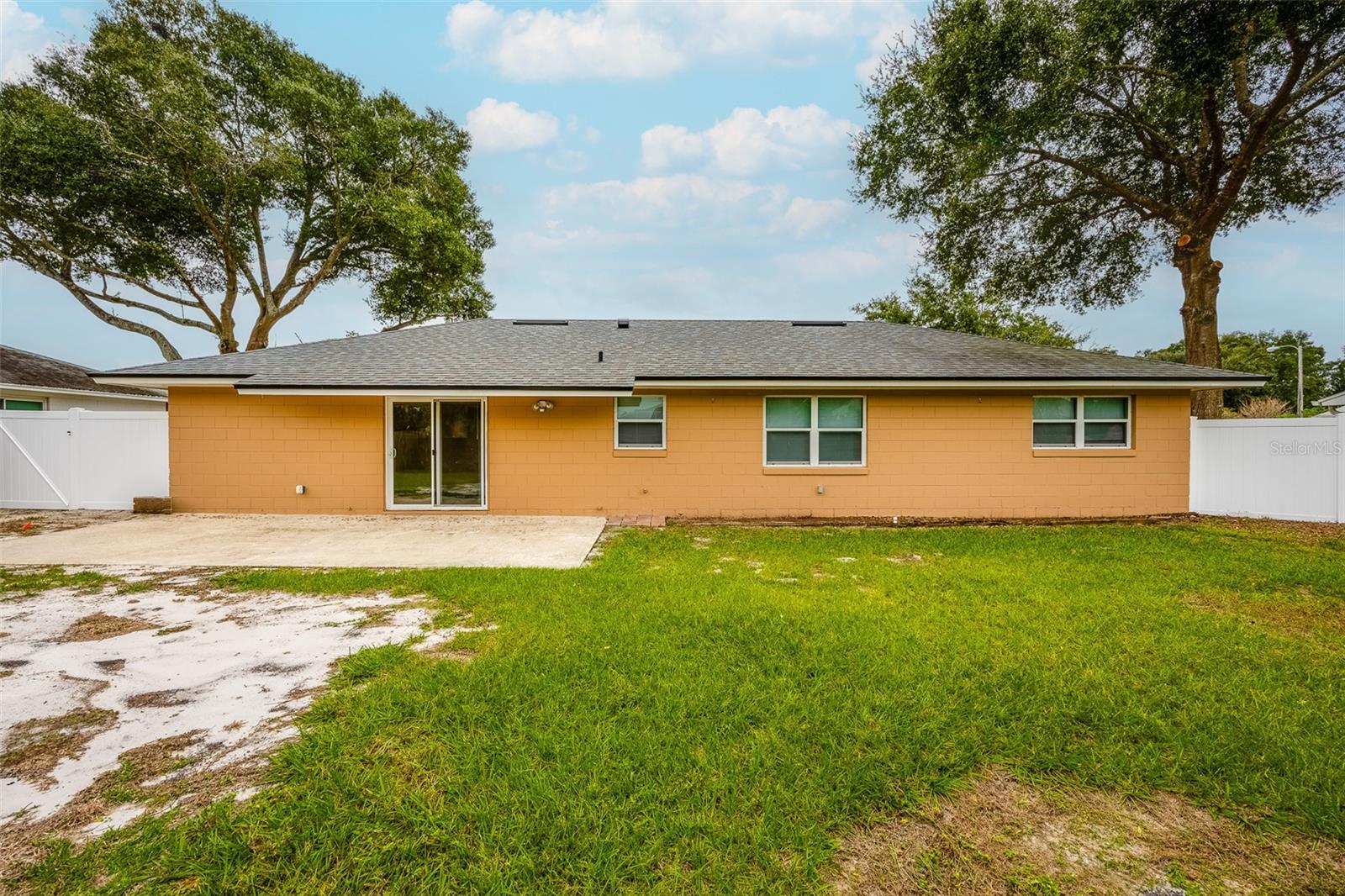 HOWELL ESTATES - Residential Lease