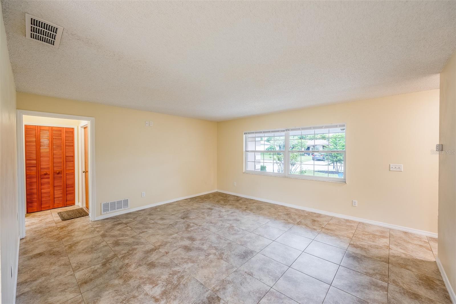 HOWELL ESTATES - Residential Lease