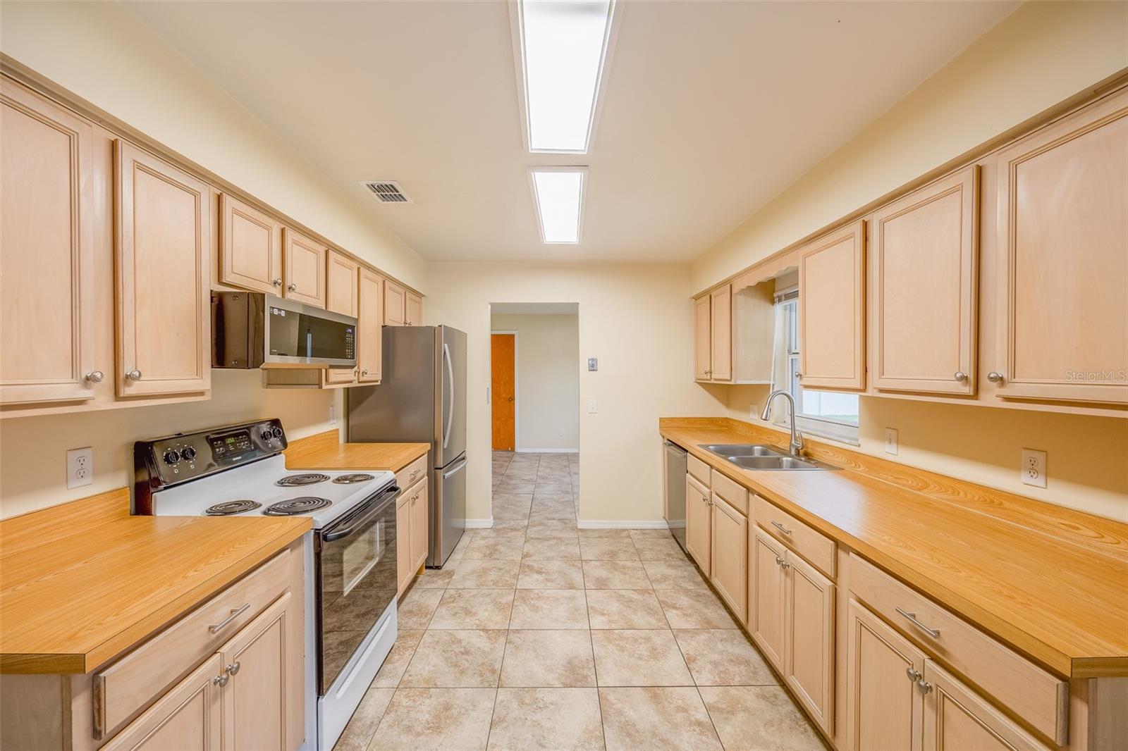 HOWELL ESTATES - Residential Lease