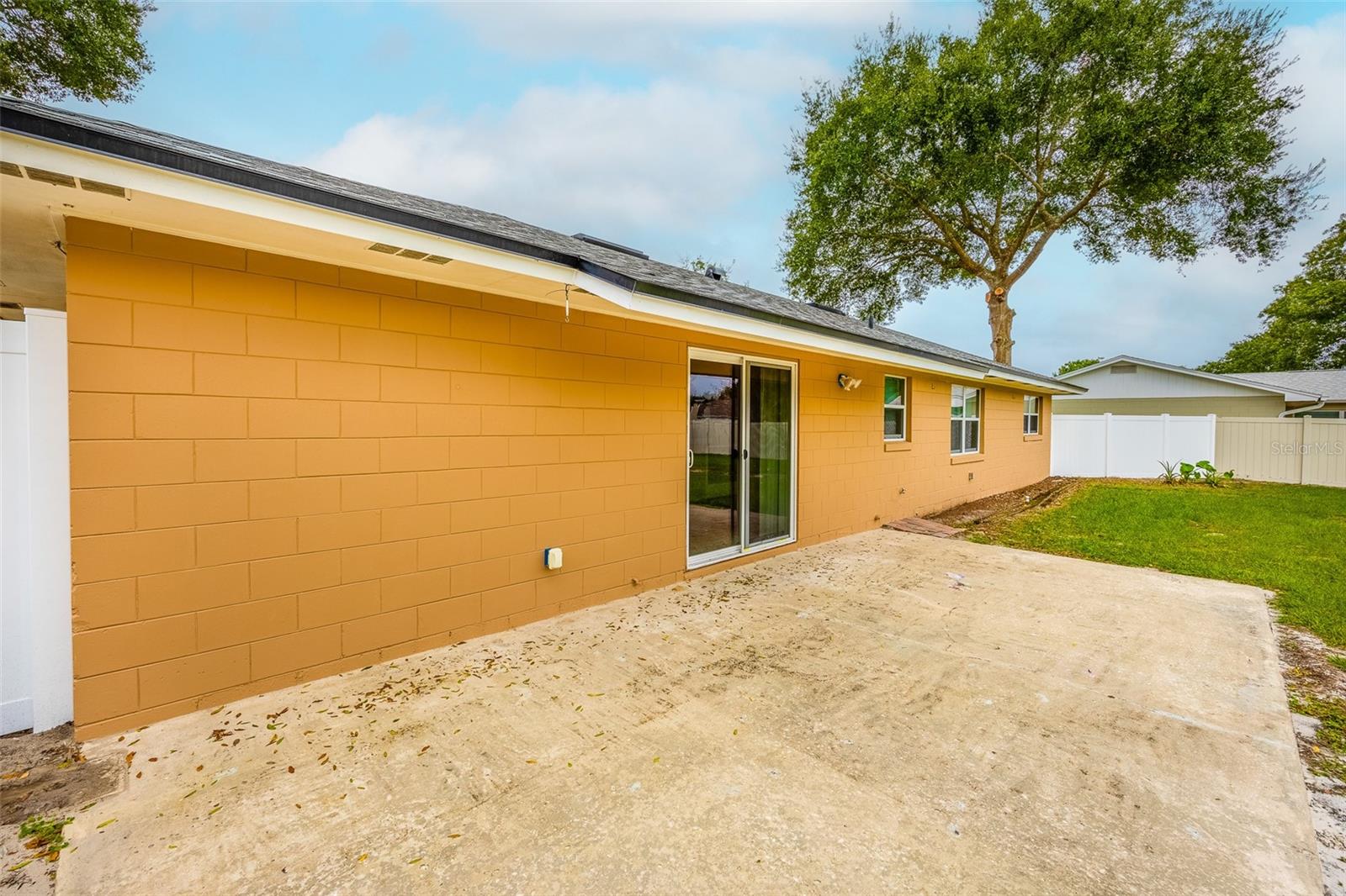 HOWELL ESTATES - Residential Lease