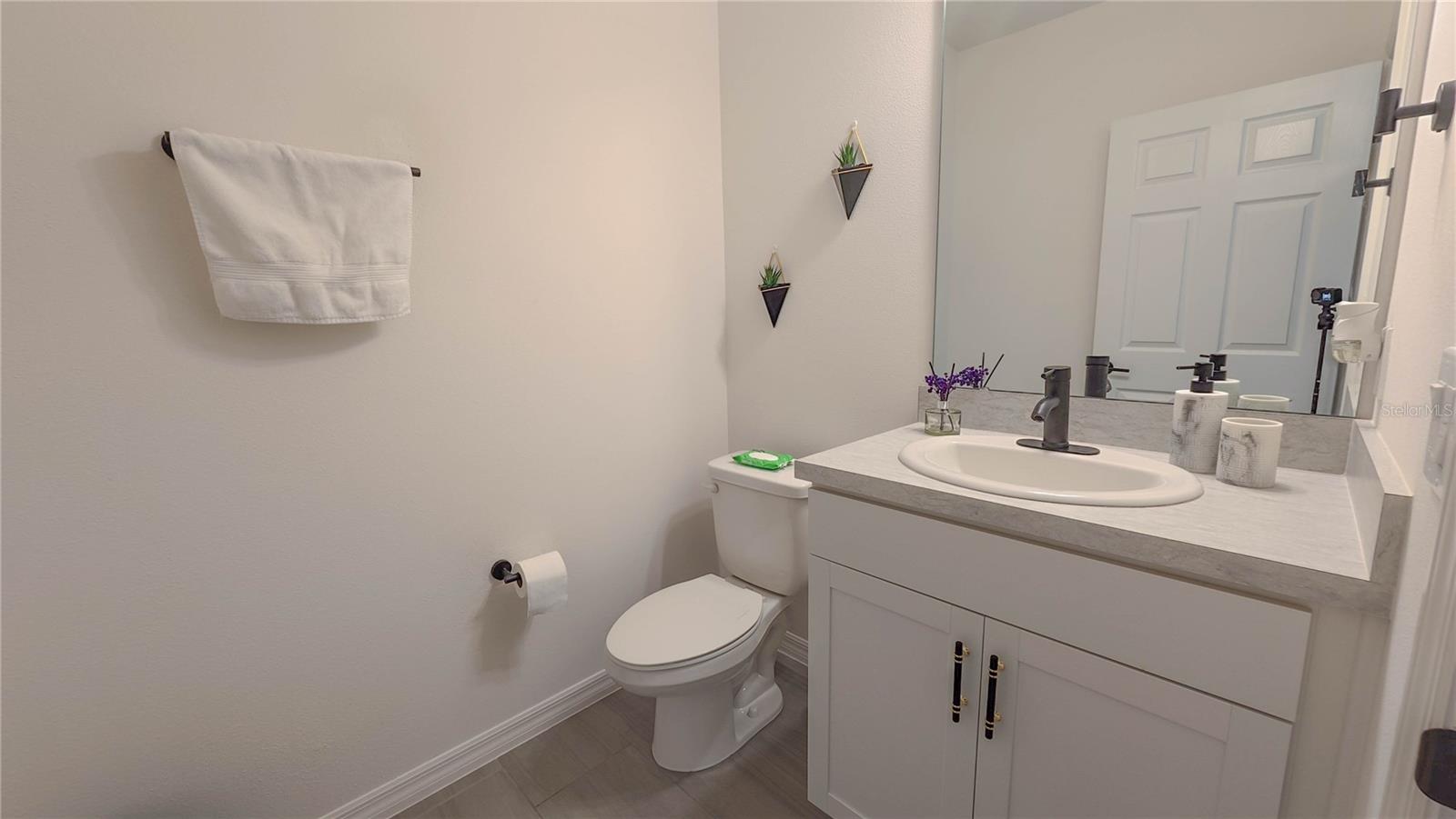 SKY LAKES PH 2 & 3 - Residential Lease