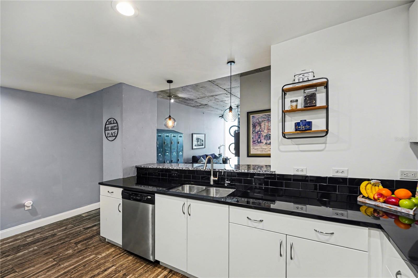 SKYPOINT A CONDO - Residential