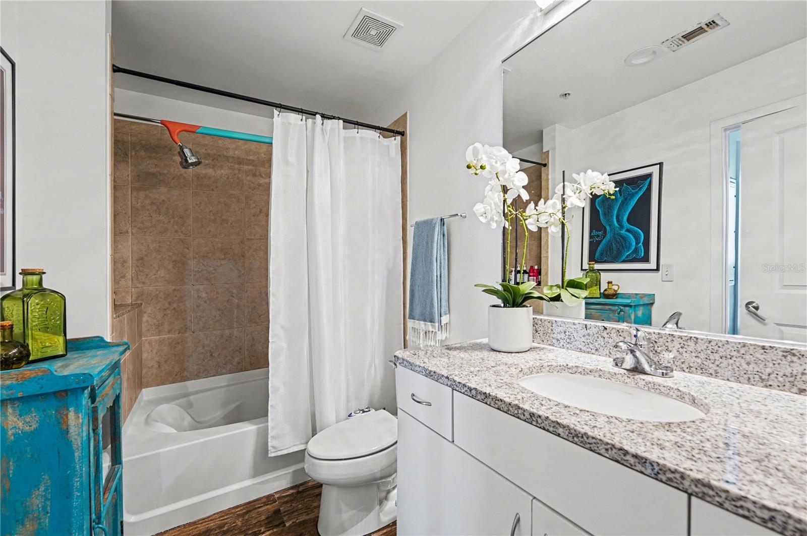 SKYPOINT A CONDO - Residential