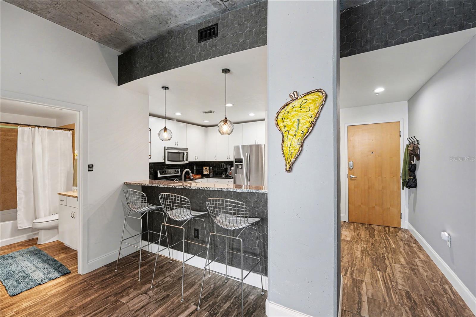 SKYPOINT A CONDO - Residential